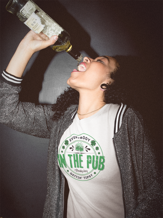 Everybody In The Pub Gettin' Tipsy St. Patrick's Day Graphic Tee